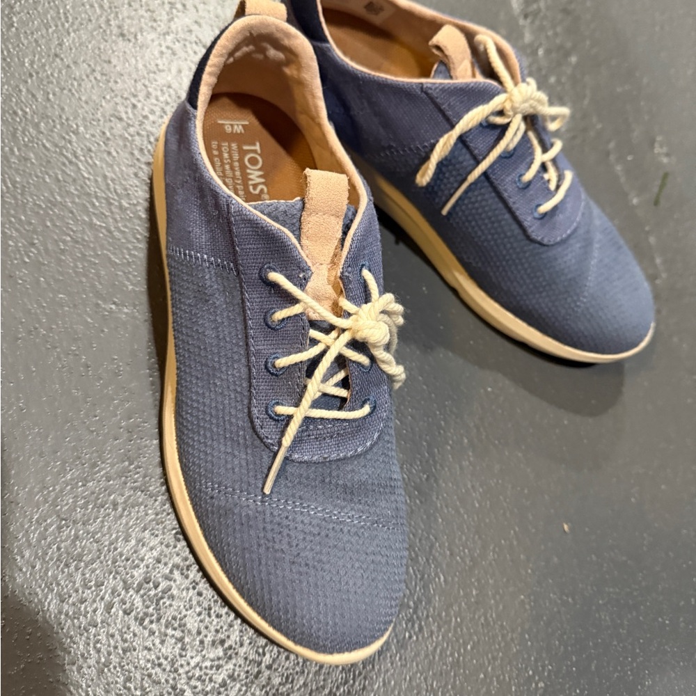 Toms Women's Cabrillo Textured Lightweight
Sneakers Flats Blue Size 6